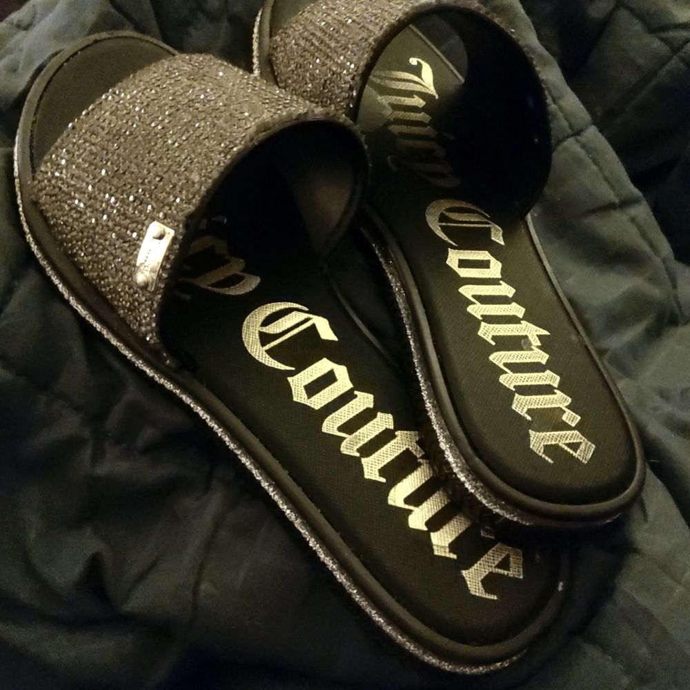 BEAUTIFUL JUICY COUTURE SLIDES! WORN ONCE!